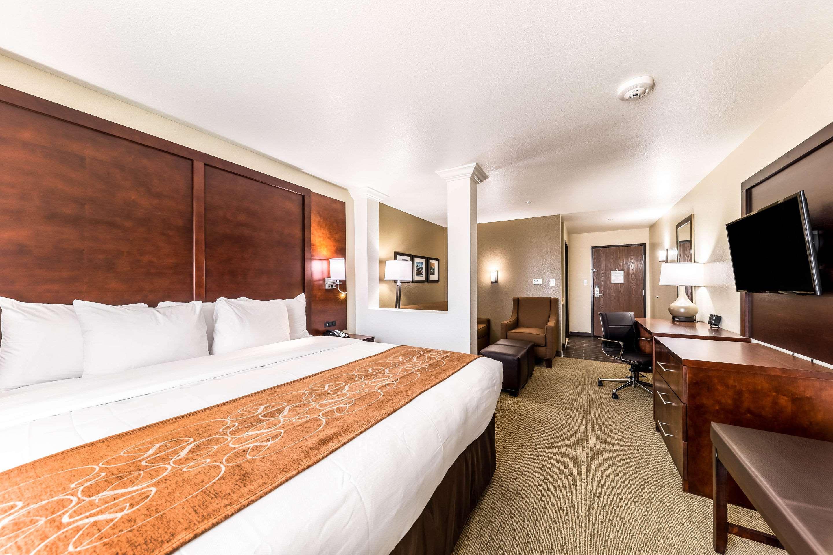 Comfort Suites Grand Prairie - Arlington North Екстериор снимка